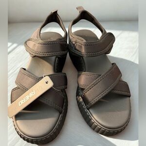 NWT Rihero Women’s Comfort Platform Open Toe/Back Sport Sandal Black Size 8